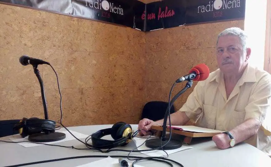 Manolin Oliveira recitando na radiONeria