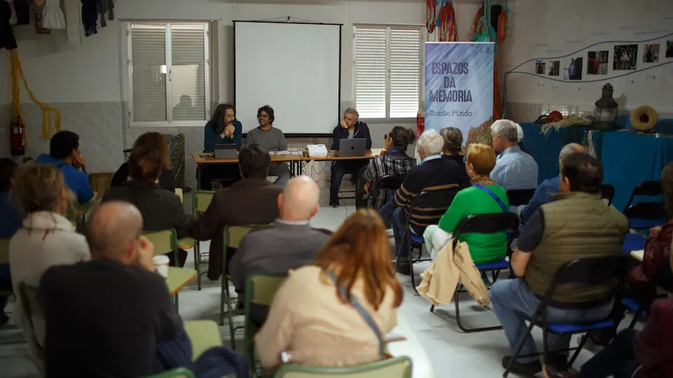 Presentacion no Pindo do Monte Pindo-Espazos da memoria-Foto-Marcos Boedo