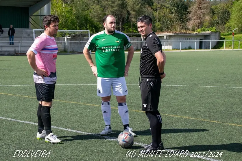 Bainas-Monte Louro co arbitro Oscar Rey Sanchez-Foto-Edu Olveira