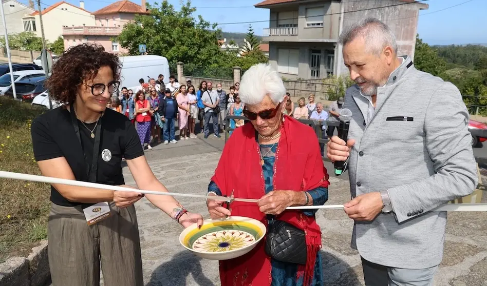 Inauguracion da 40 Mostra da Oleria de Buno con Maria Canedo O RUlo e Manuela de Mariñán