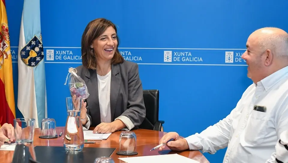 a conselleira de Medio Ambiente e Cambio Climático, Ángeles Vázquez con Adolfo Lopez de Integro