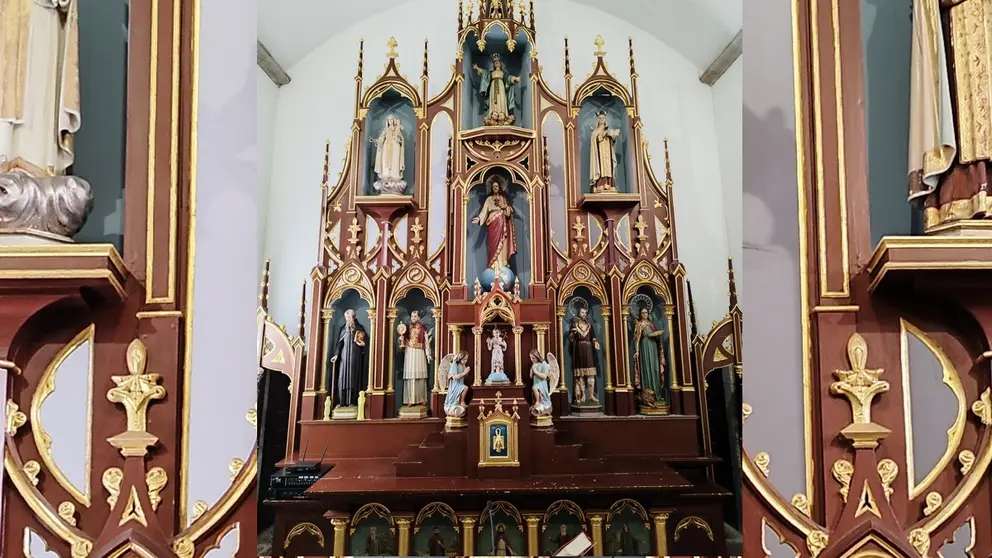 retablo maior da igrexa de Bértoa, construido durante a etapa de párroco de don Narciso na freguesía-Luis Bermiudez