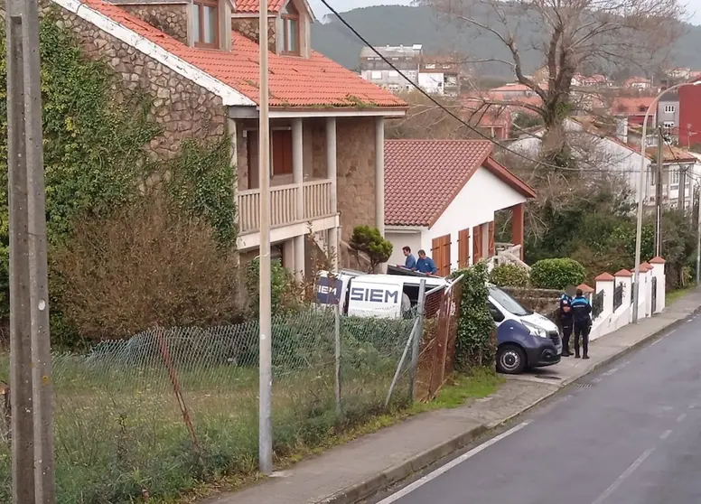 Lanzamento desocupacion dunha vivenda en Fisterra