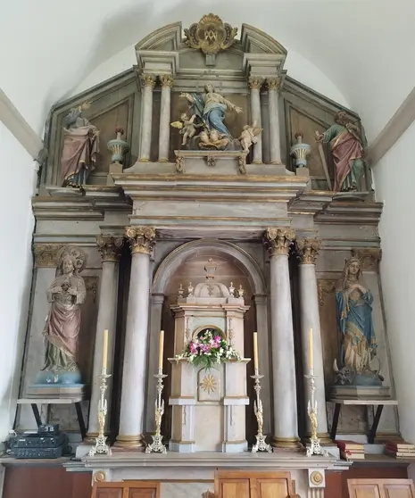  Retablo maior de Santa María de Traba, obra de Alejandro e Manuel de Lens, do ano 181