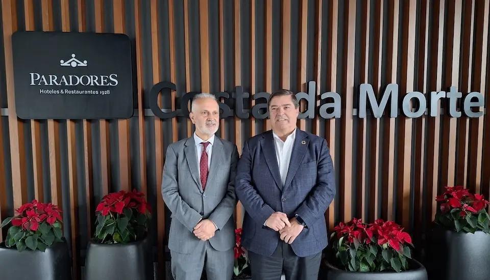 Julio Abalde e Julio Castro no Parador de Muxia 2