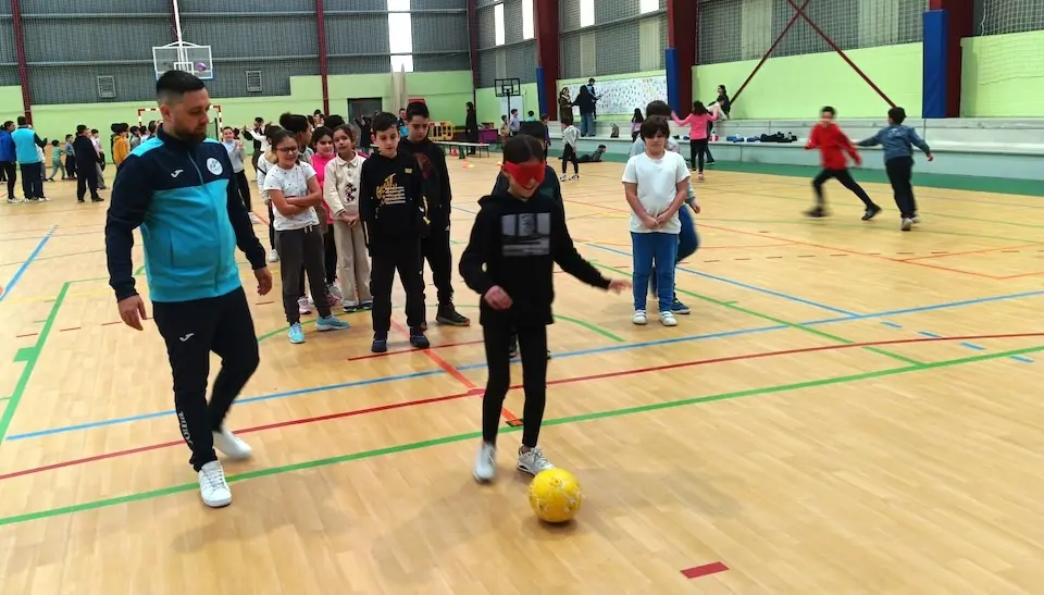 Deporte Adaptado con Un Paso mais no CEIP Gandara Sofan