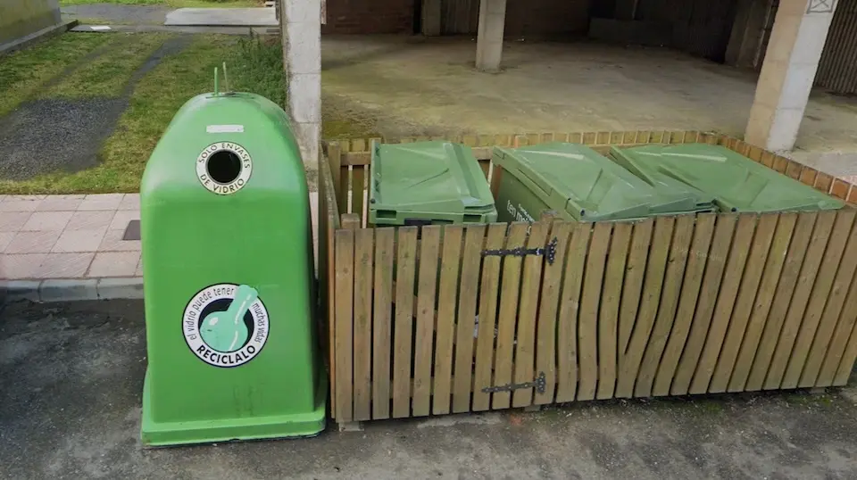 Contedor de vidro en Zas