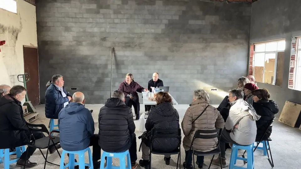Reunión Parroquial do PSOE en Buño no Teleclub en Reformas.