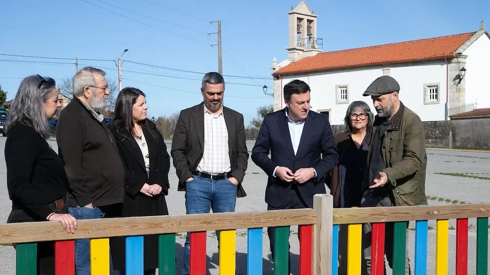 Visita da Deputacion a artes carballo 2 