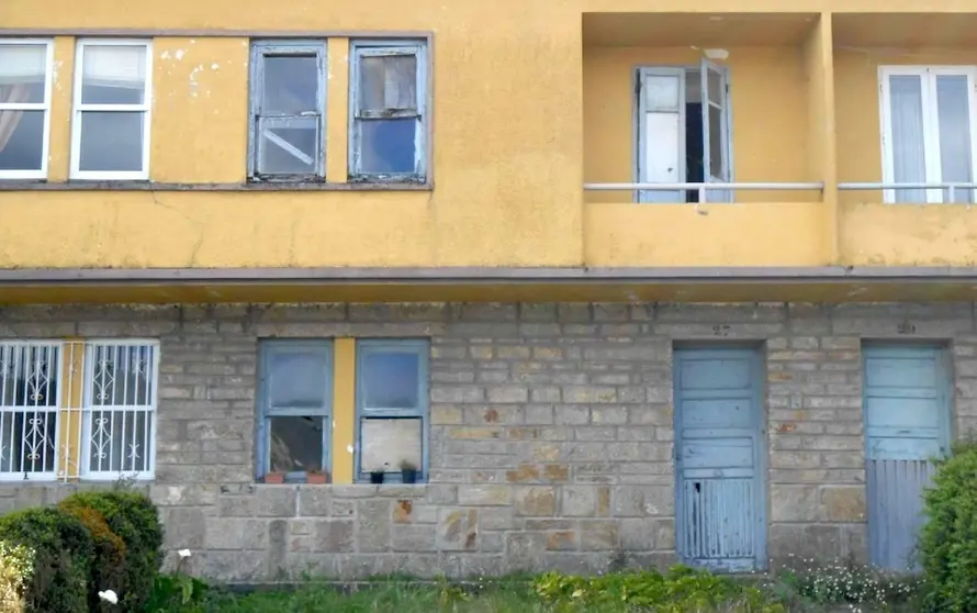 Casas da Sicar en Cee tras anos de abandono 2