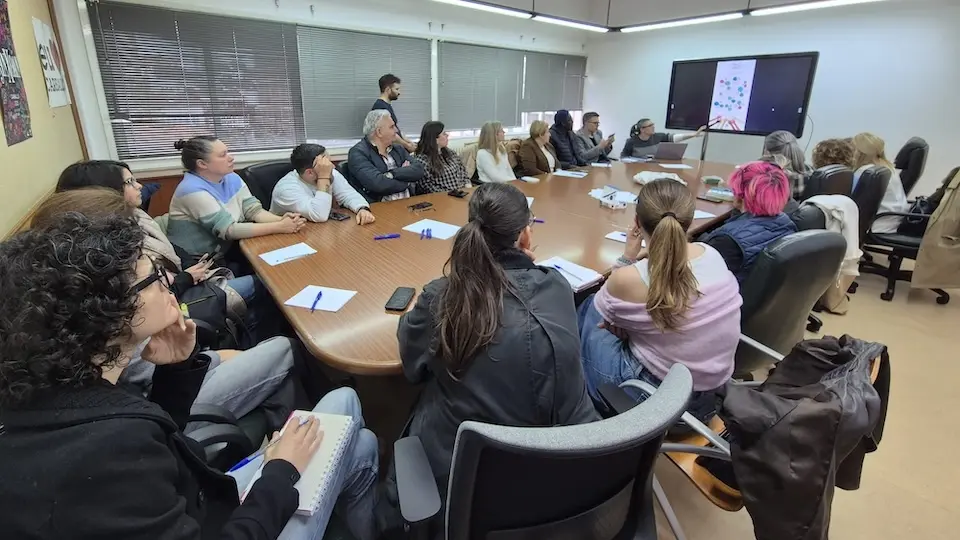 xuntanza entidades - en Carballo