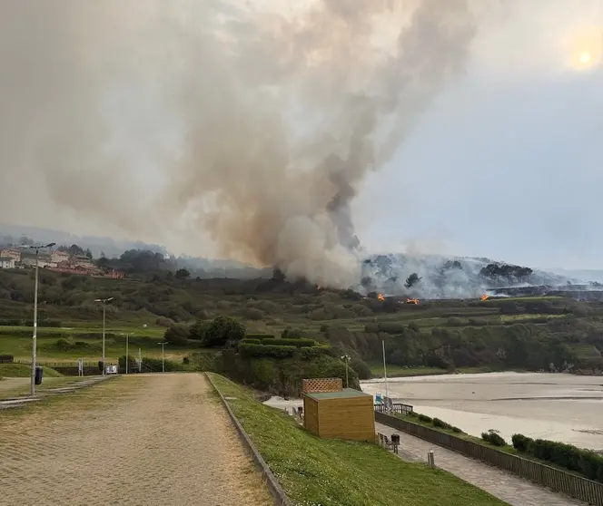 Incendio forestal en Caión-Foto-EloyTP