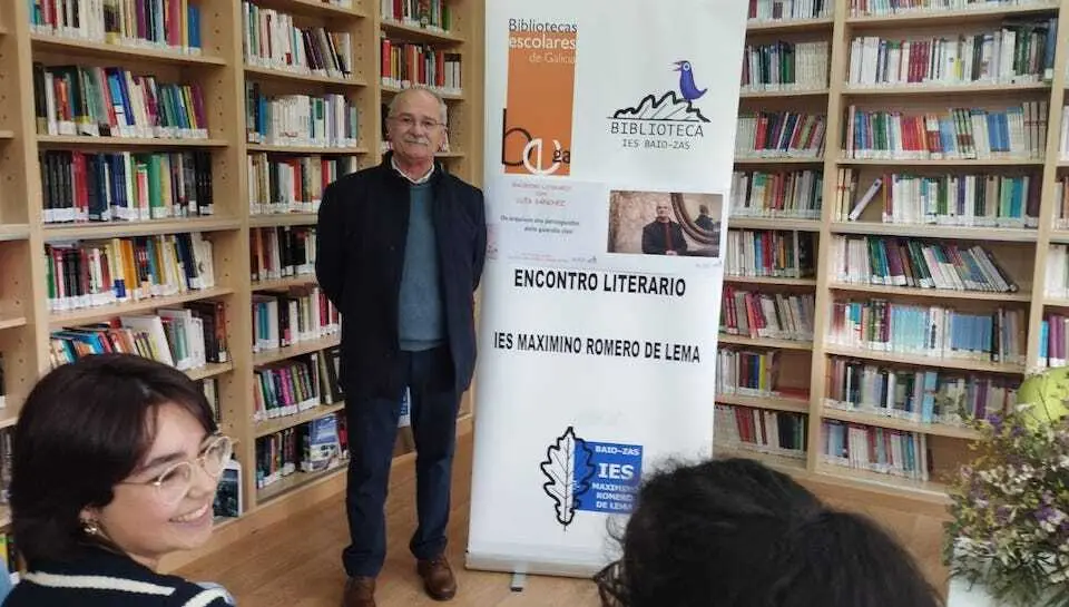 Luis Sánchez Rodríguez ofrece unha charla sobre a represión franquista ao alumnado do IES Maximino Romero de Lema