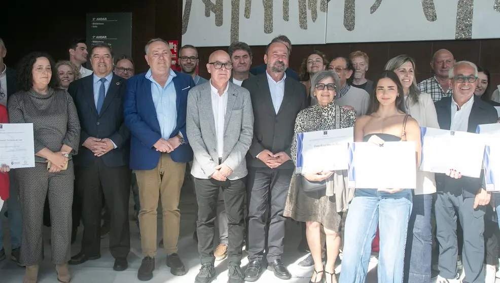 Entrega diplomas Sicted CdM - foto familia (1) copia