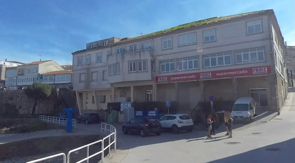 O Centro de Menores de Fisterra está situado enriba do supermercado