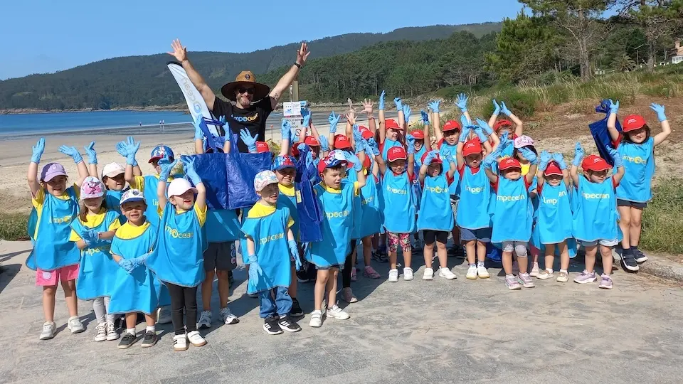 Limpeza praia Estorde 2026 2