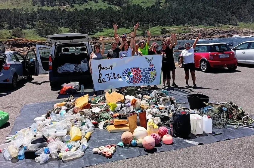 limpeza de Mar de Fabula en Santa Marina