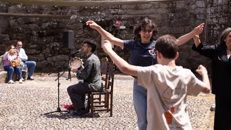 Escora Danza no Castelo de  Vimianzo
