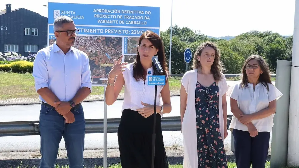 A Conselleira Allegue presentando a Circunvalacion de Carballo