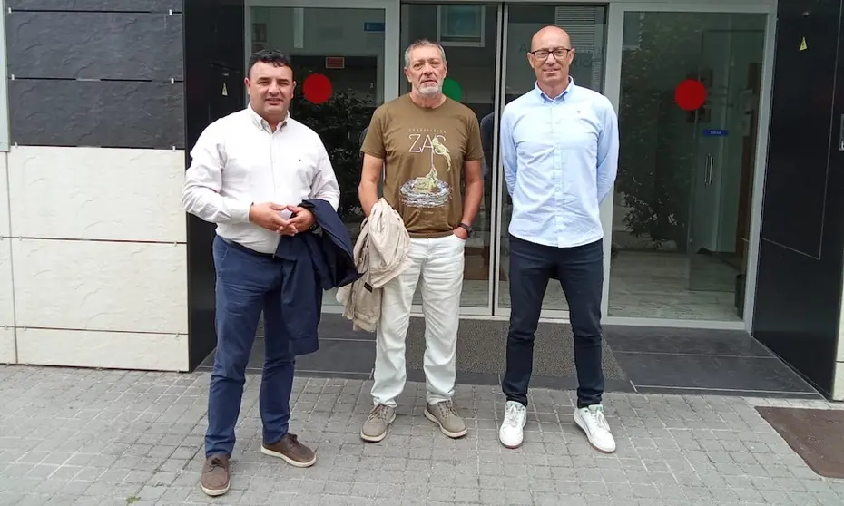 FOTO CABANA, LAXE E ZAS - Os alcaldes de Cabana, Laxe e Zas reiteran á Xunta o seu rexeitamento ao proxecto mineiro &lsquo;Jorge Reyes&rsquo; 