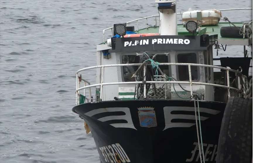 Imaxe do Papin Primero no porto de Fisterra-foto-Carlos Diaz