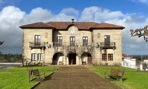 FOTO ZAS - O Concello de Zas orzamenta 30.000 euros en becas propias, liderando o investimento por habitante na Costa da Morte