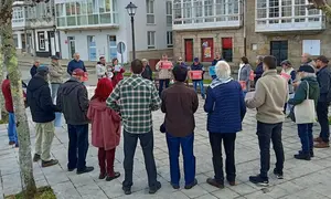 Concentracion en Corcubion contra a guerra imperialista 2
