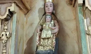 Talla románica da Virxe que se atopa na igrexa de Valenza