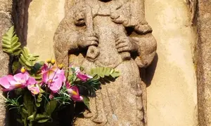 Imaxe de San Pedro, da fachada da capela de Ferrol (Rus