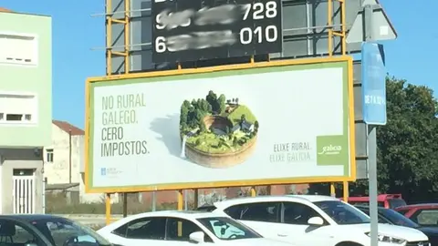 Valla publicitaria polo rural