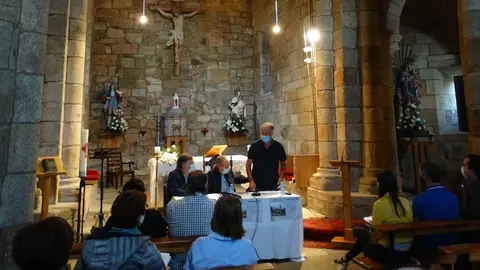 Presentacion en Moiraime do libro de Xan Fernandez Carrera a