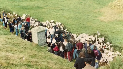 Romeiros na fonte a mediado da década de 1990