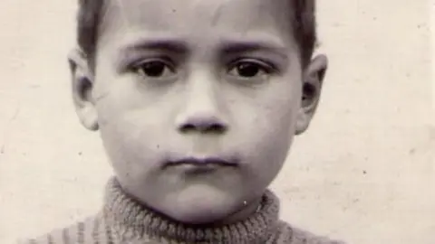 Manuel Suarez Camino de Montevideo aos 3 anos