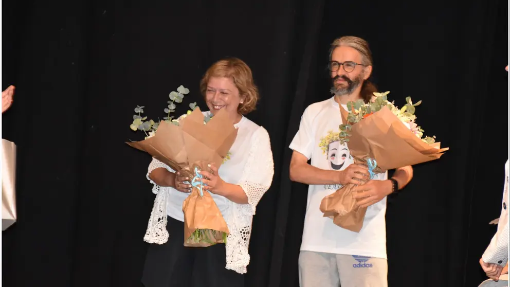 Marina Gomez e Fernando Castro Paredes de Tuejele Teatro