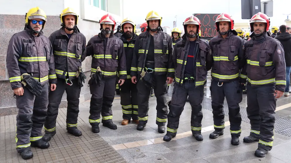 Bombeiros de Carballo na Manifestacion da Coruna