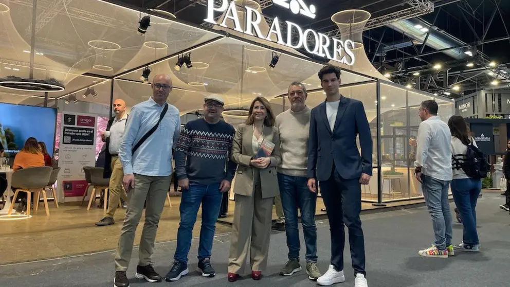 Reunion APTCM Coa directora de Paradores