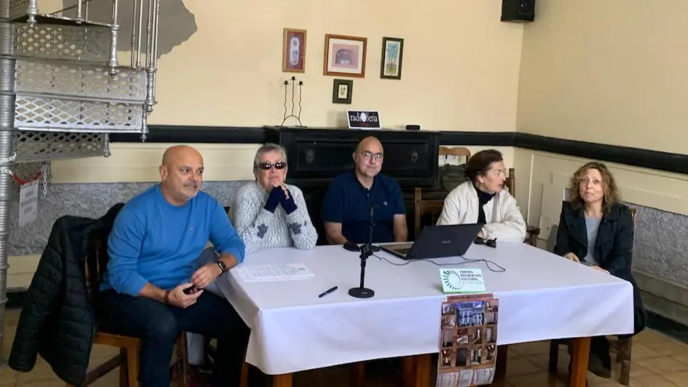  Plataforma %22Xuntos polo Centro de Día de Corcubión 