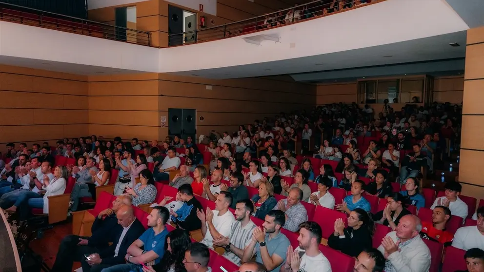 Gala Futbol da Costa 2025-Foto-Adan Perez-Auditorio de Vimianzo cheo