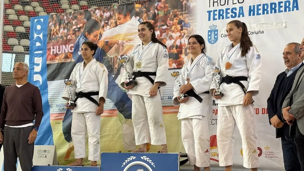 Lucía Pazos Trillo e Aroa Blanco Bronce na Coruña