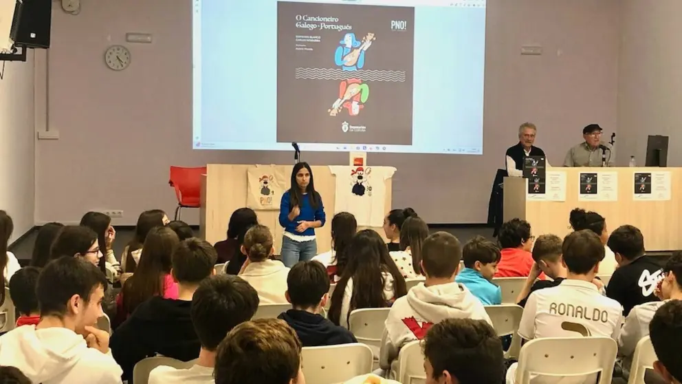 Ponte nas Ondas-presentacion-cancioneiro-en-Muros-4