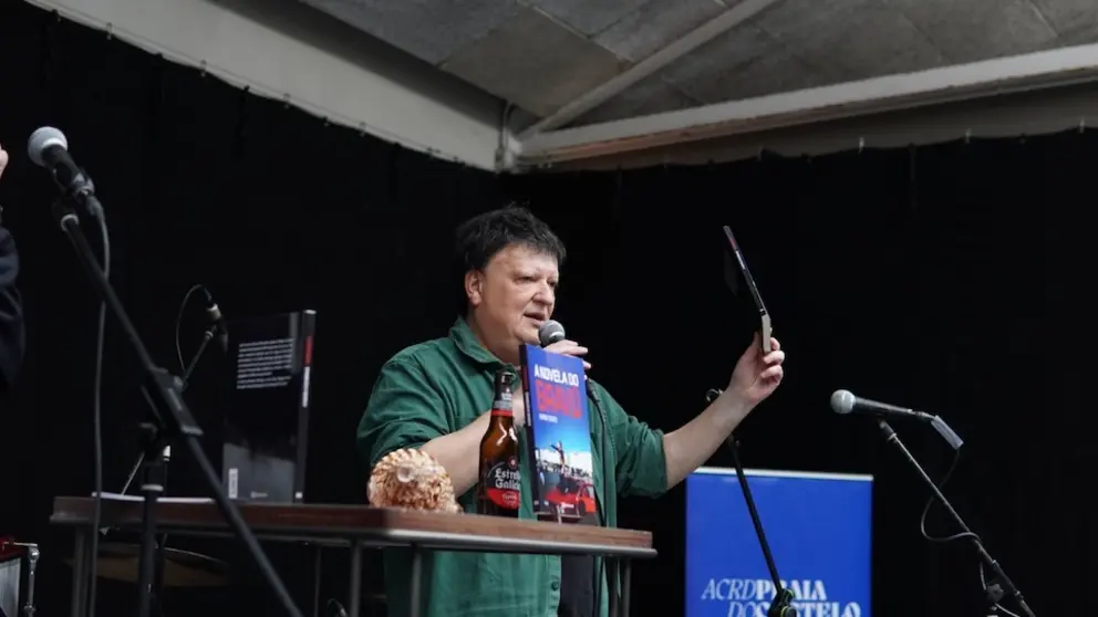 Xurxo Souto presenta a novela do Bravu en Muros 2