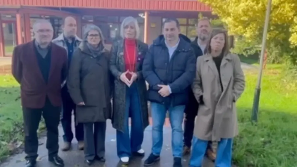 PSOE na estacion de buses de Carballo
