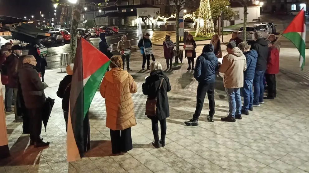 Concentracion Corcubion plasstina