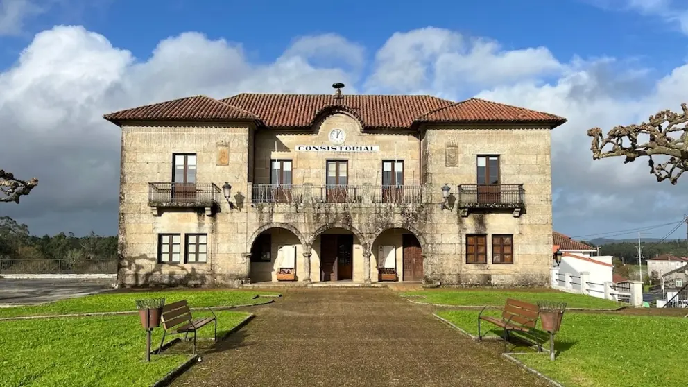 FOTO ZAS - O Concello de Zas orzamenta 30.000 euros en becas propias, liderando o investimento por habitante na Costa da Morte