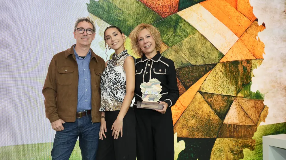 A familia de Colaxe co premio de Agader