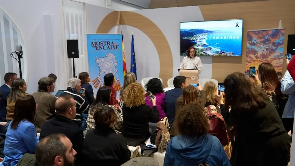 Sandra Insua alcaldesa de Camarinas en Fitur 2026