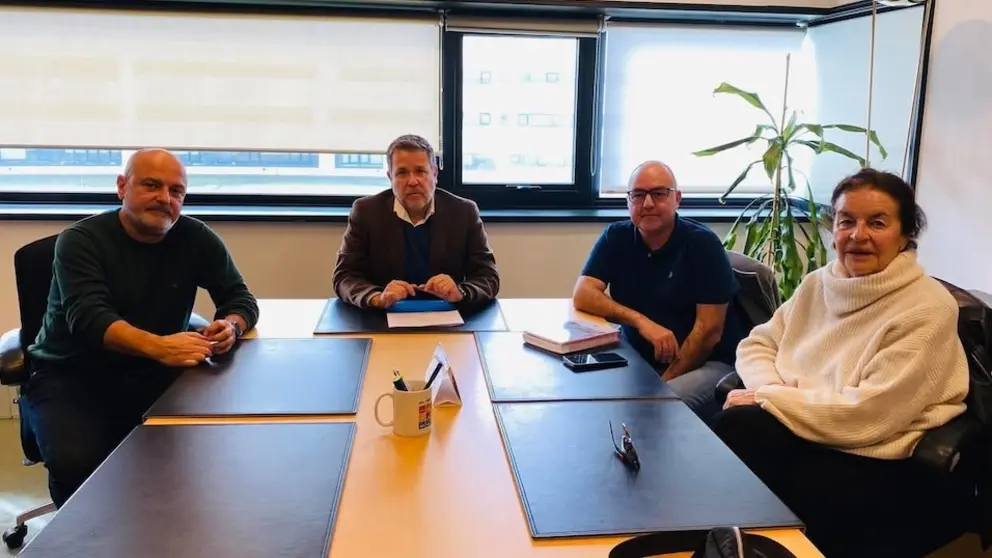 plataforma Xuntos Polo Centro do Día de Corcubión