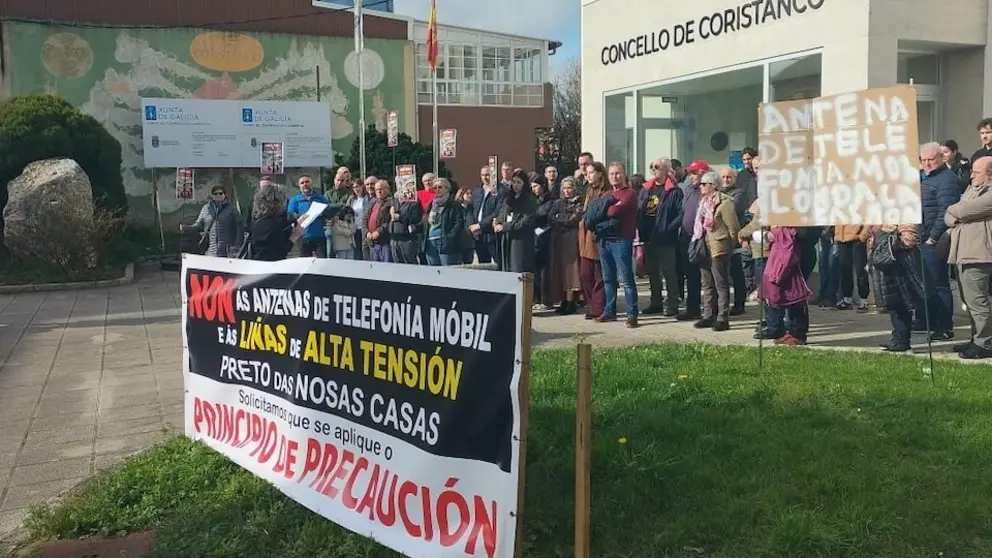 Manifestacion en Coristanco contra as antenas de telefonia