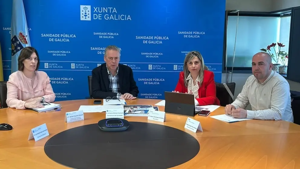 Conselleiro Sanidade Reunión coa alcaldesa de Vimianzo