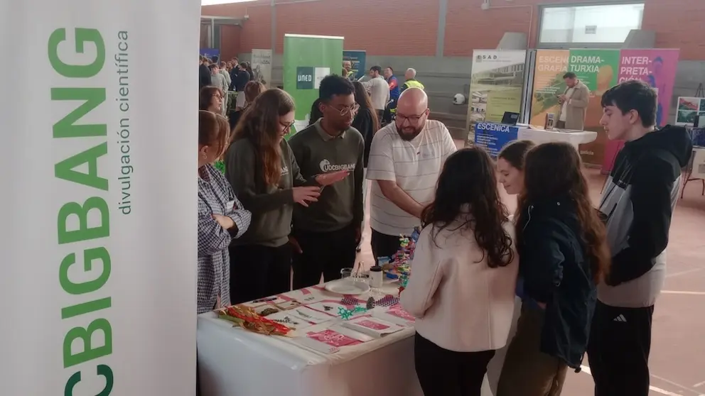 a UDC Feira de Orientacion no IES As Insuas